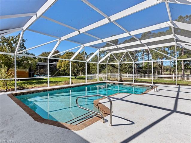 7018 Overlook DR, Fort Myers, FL 33919