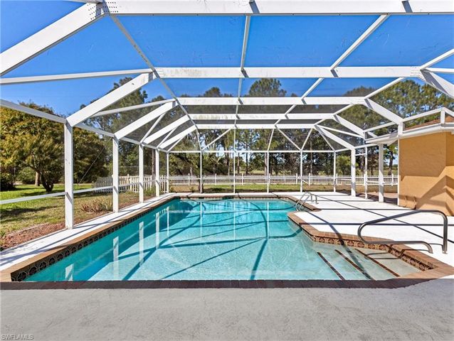 7018 Overlook DR, Fort Myers, FL 33919