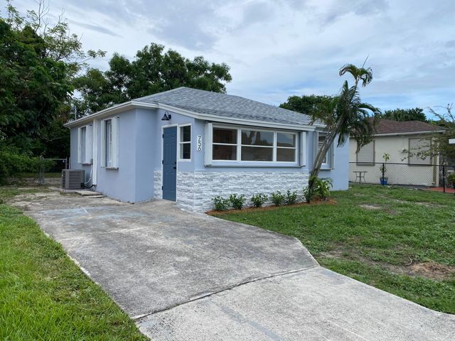 756 W 1ST Street, Riviera Beach, FL 33404