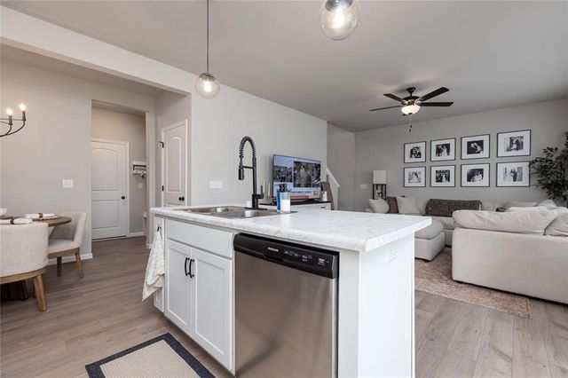 3016 NW 95TH Terrace, Kansas City, MO 64154