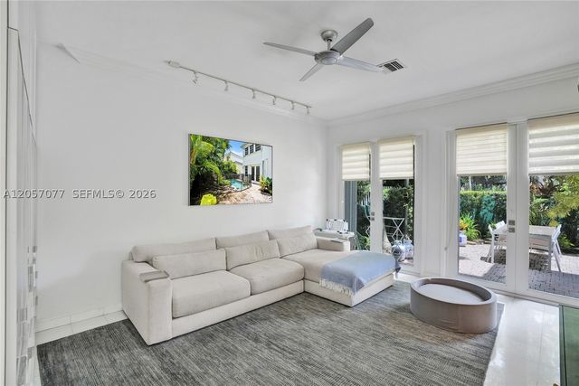 3690 NE 199th St 3690, Aventura, FL 33180