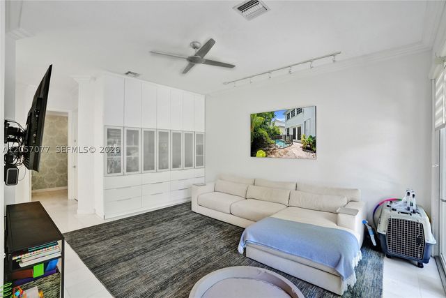 3690 NE 199th St 3690, Aventura, FL 33180