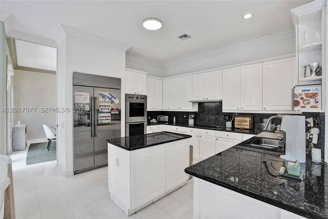 3690 NE 199th St 3690, Aventura, FL 33180