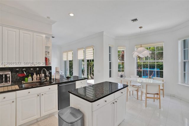 3690 NE 199th St 3690, Aventura, FL 33180