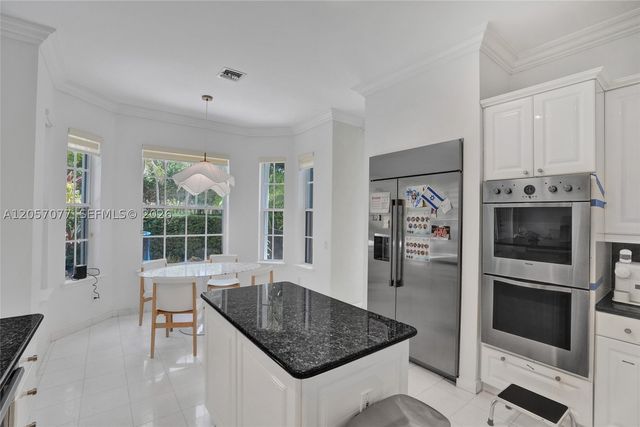 3690 NE 199th St 3690, Aventura, FL 33180