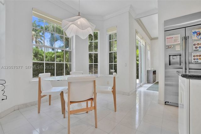 3690 NE 199th St 3690, Aventura, FL 33180