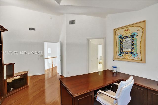 3690 NE 199th St 3690, Aventura, FL 33180