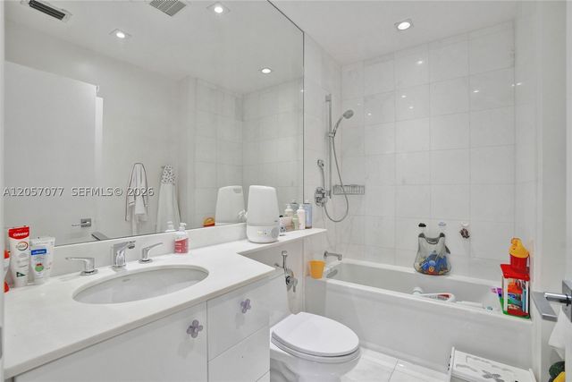 3690 NE 199th St 3690, Aventura, FL 33180