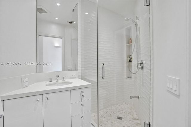 3690 NE 199th St 3690, Aventura, FL 33180