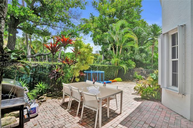3690 NE 199th St 3690, Aventura, FL 33180