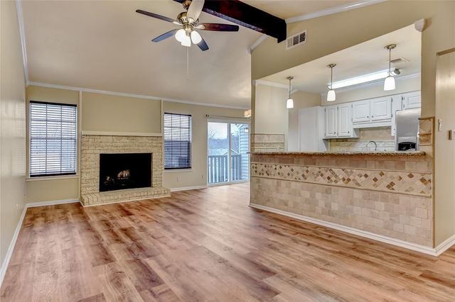 914 W Washington Street F, Sherman, TX 75092