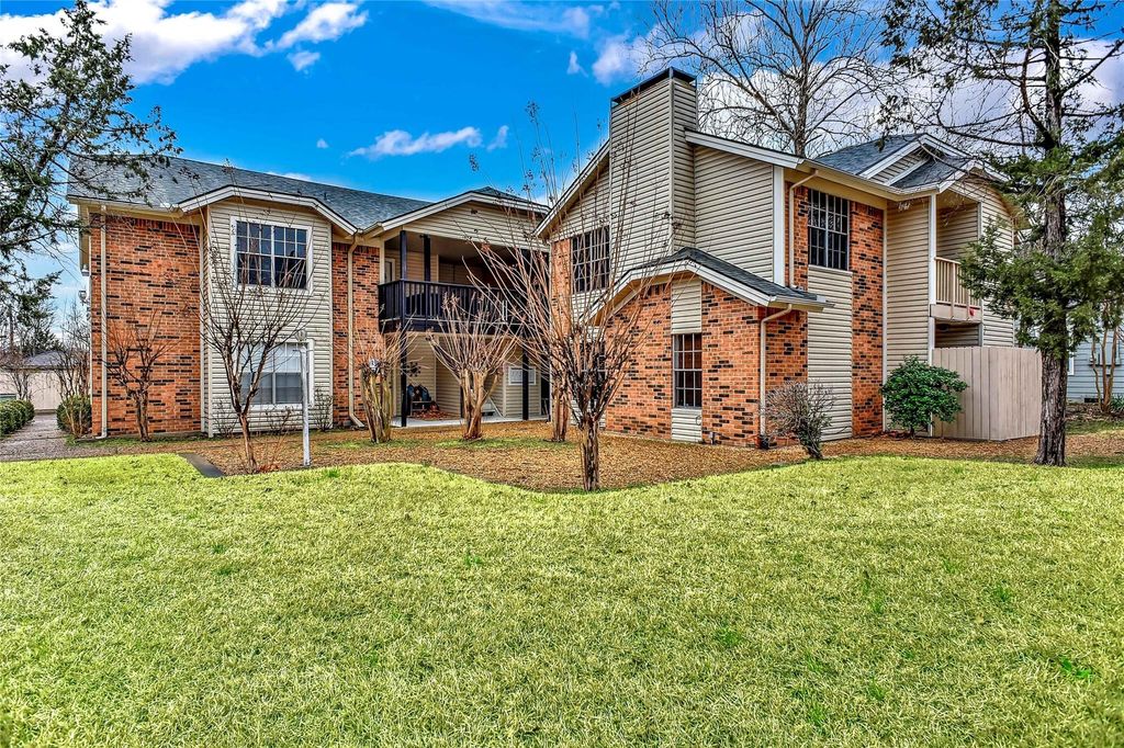 914 W Washington Street F, Sherman, TX 75092