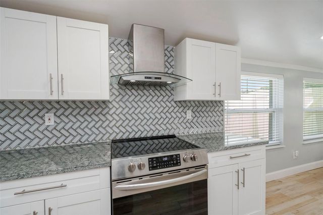 2112 W IDLEWILD AVENUE, Tampa, FL 33603