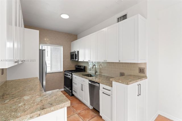 1925 Calais Drive 6, Miami Beach, FL 33141