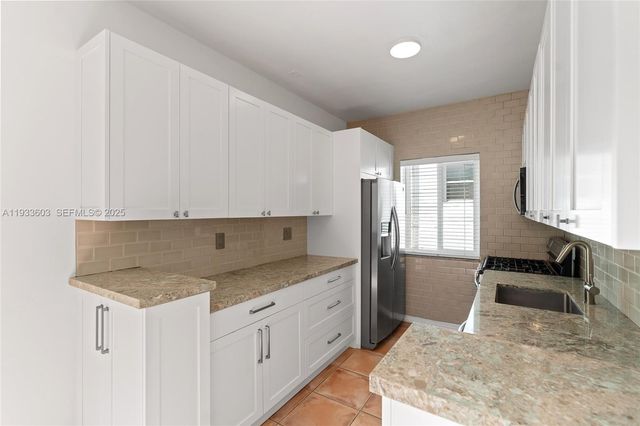 1925 Calais Drive 6, Miami Beach, FL 33141