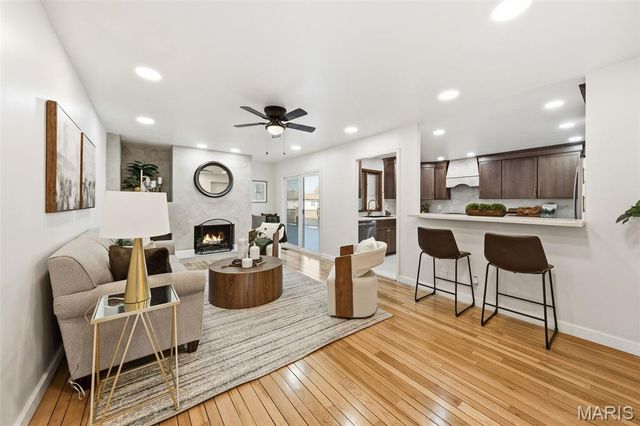 1323 Woodpath Drive, Florissant, MO 63031