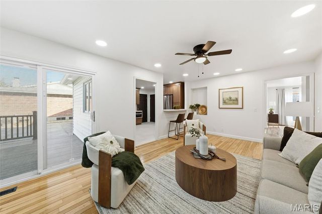 1323 Woodpath Drive, Florissant, MO 63031