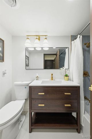 1323 Woodpath Drive, Florissant, MO 63031