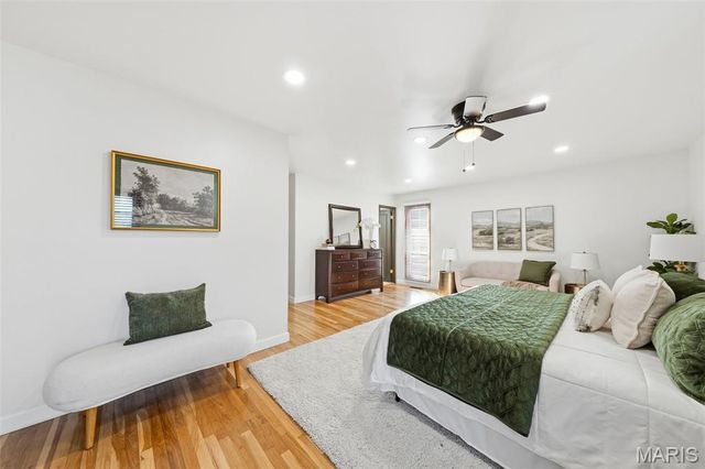 1323 Woodpath Drive, Florissant, MO 63031