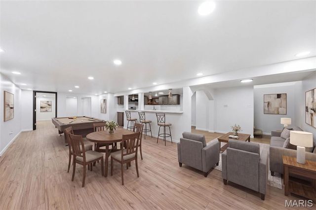 1323 Woodpath Drive, Florissant, MO 63031