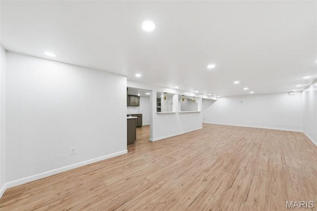 1323 Woodpath Drive, Florissant, MO 63031