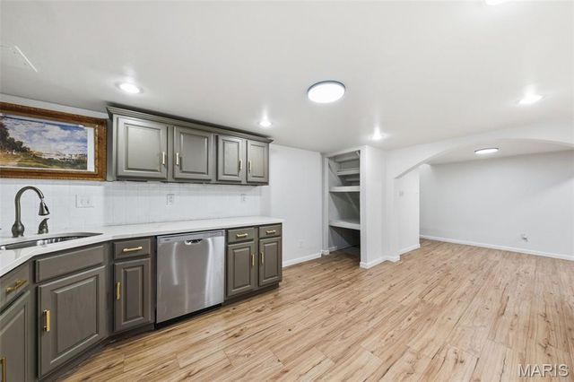 1323 Woodpath Drive, Florissant, MO 63031