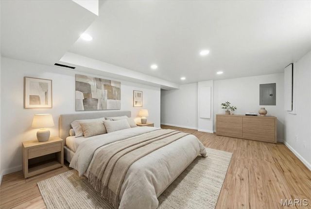 1323 Woodpath Drive, Florissant, MO 63031