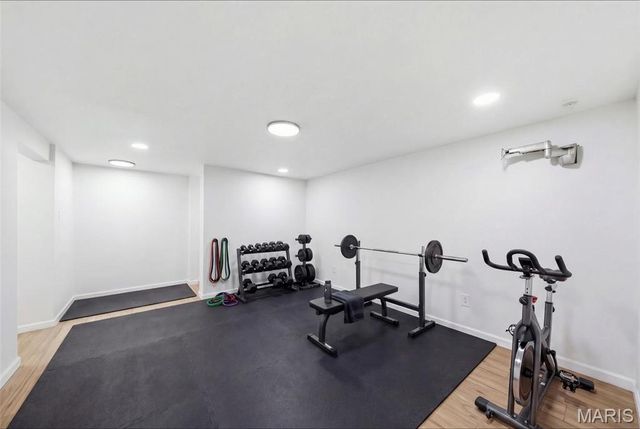 1323 Woodpath Drive, Florissant, MO 63031