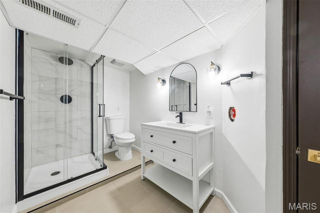 1323 Woodpath Drive, Florissant, MO 63031