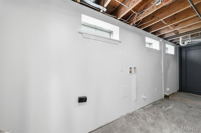 1323 Woodpath Drive, Florissant, MO 63031