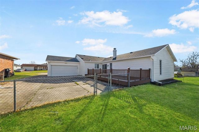 1323 Woodpath Drive, Florissant, MO 63031