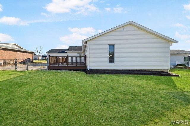 1323 Woodpath Drive, Florissant, MO 63031