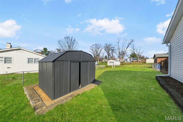 1323 Woodpath Drive, Florissant, MO 63031