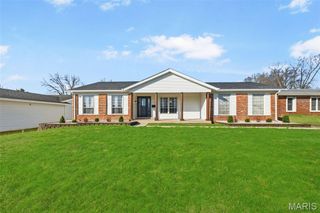 1323 Woodpath Drive, Florissant, MO 63031