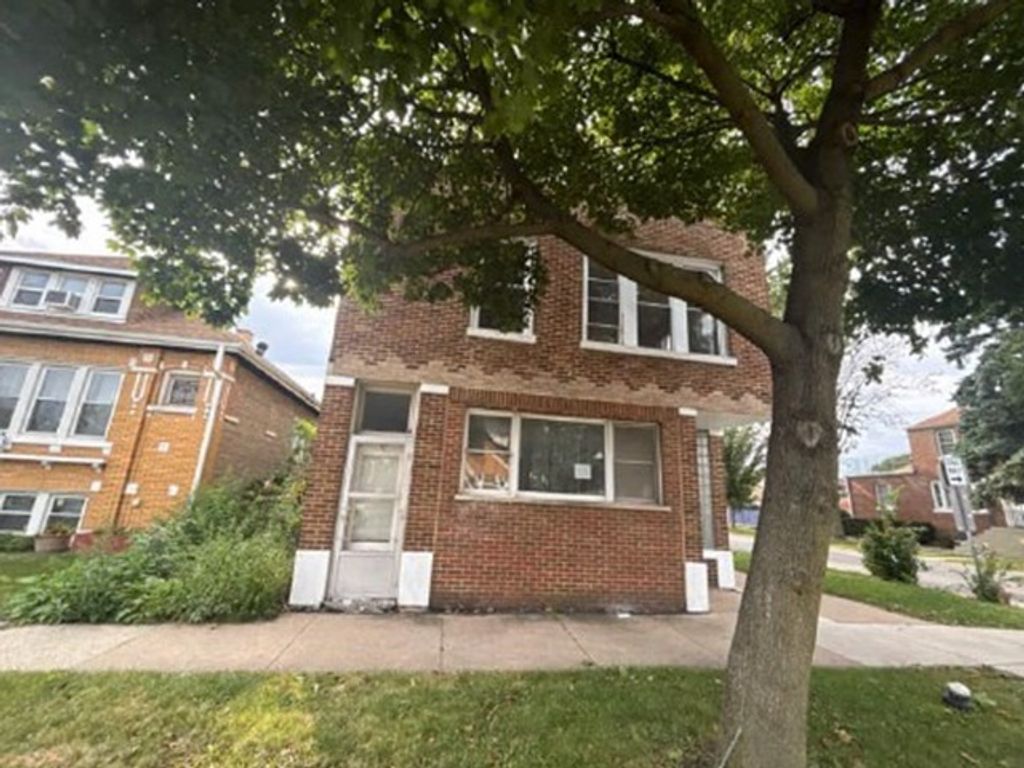 2500 Clarence Avenue, Berwyn, IL 60402 — photo 2