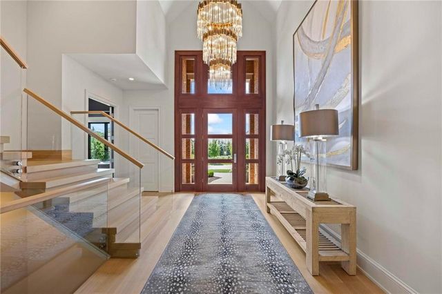 2004 W 114th Street, Leawood, KS 66211