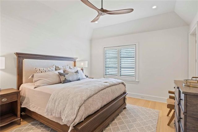 2004 W 114th Street, Leawood, KS 66211