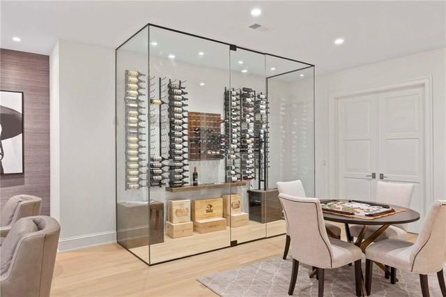 2004 W 114th Street, Leawood, KS 66211