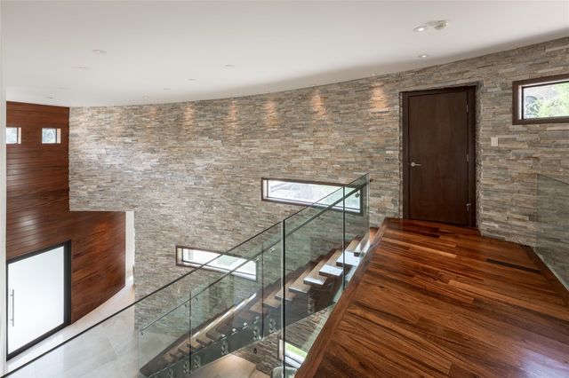 309 Glenwood Drive, Houston, TX 77007