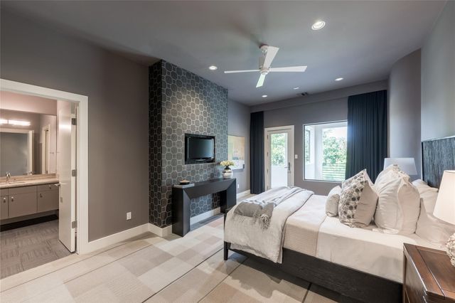 309 Glenwood Drive, Houston, TX 77007