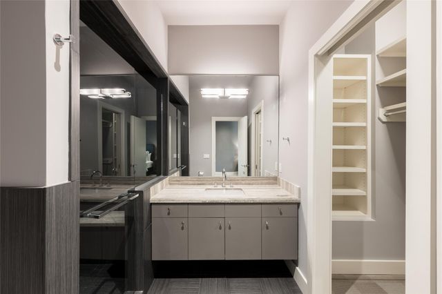 309 Glenwood Drive, Houston, TX 77007