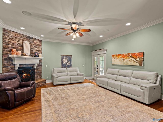 203 Coach Lamp Drive, Madison, AL 35758