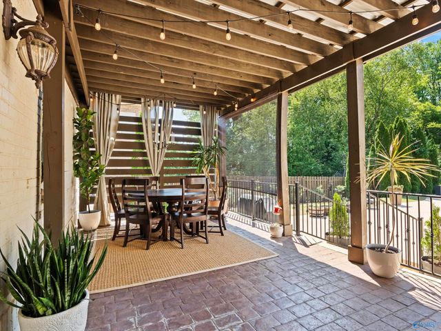 203 Coach Lamp Drive, Madison, AL 35758