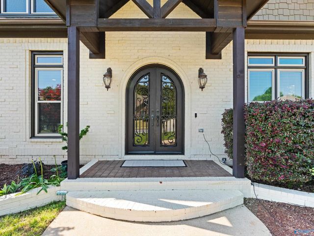 203 Coach Lamp Drive, Madison, AL 35758