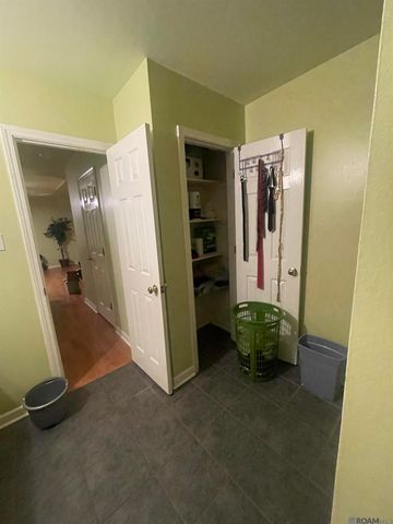 30700 Country Club Ln, Denham Springs, LA 70726