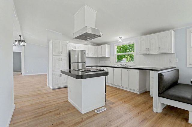 14827 SW 157th Terrace, Rose Hill, KS 67133