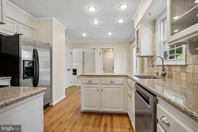 5303 DUNLEIGH CT, Burke, VA 22015