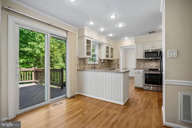 5303 DUNLEIGH CT, Burke, VA 22015