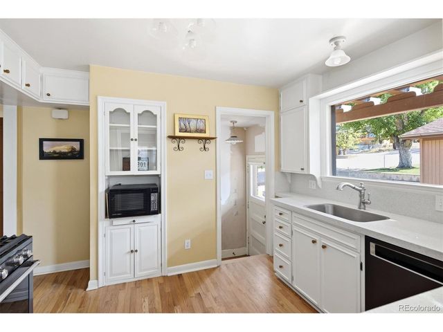 1801 East St, Golden, CO 80401