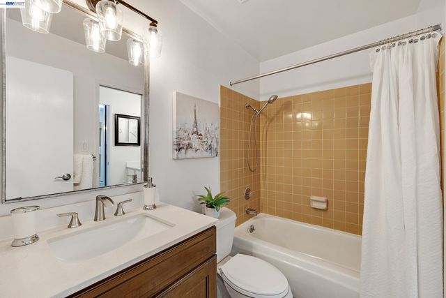 752 Woodgate Ct, San Leandro, CA 94579